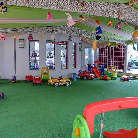 Phoenicia 4* מאמאיה