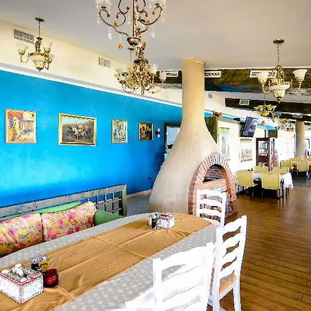 Phoenicia מלון דירות 4*