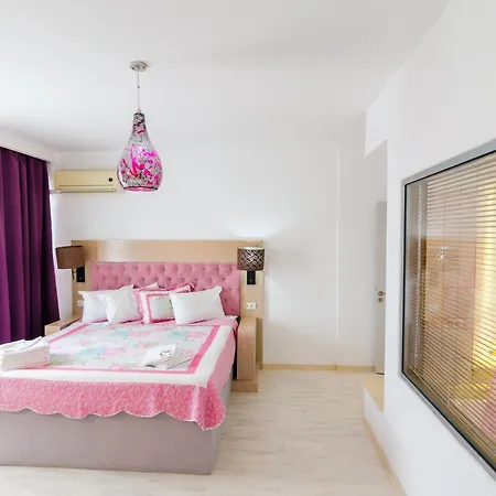 מלון דירות Phoenicia 4*